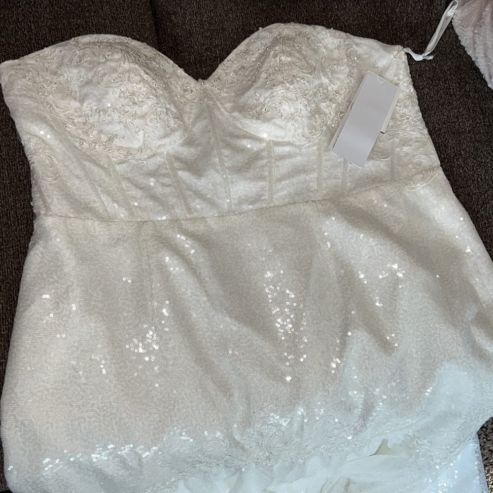 Galina Signature Ivory allover sequin corset plus wedding‎ dress Size 20 - Picture 6 of 16